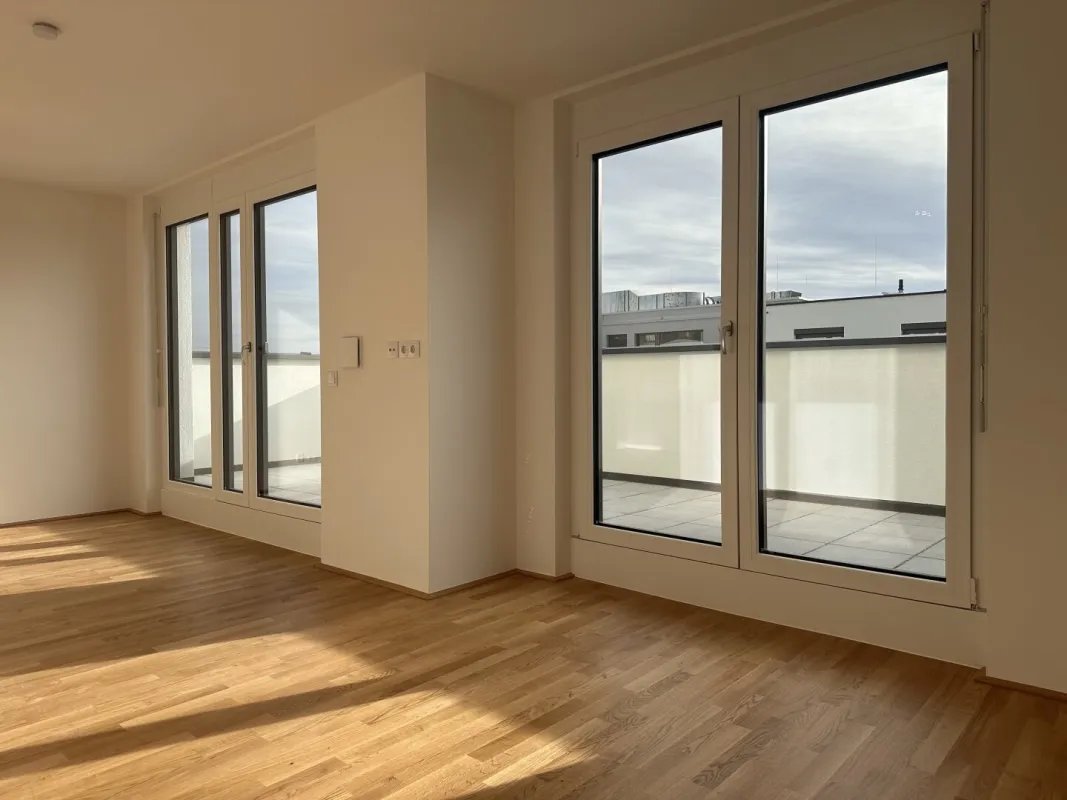 LICHTDURCHFLUTETE DACHGESCHOSSWOHNUNG MIT GROßER TERASSE - Bild 1