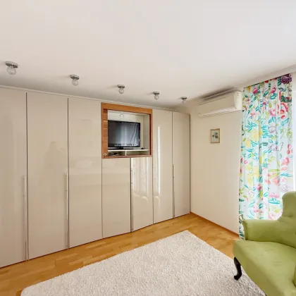 Möbliertes Einfamilienhaus mit 4 Schlafzimmern, Lift & 2 Parkplätzen - Bild 2