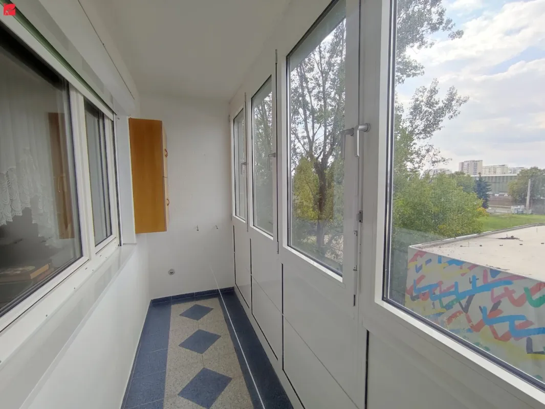 Heller Wohntraum mit schöner verbauter Loggia! - Bild 1