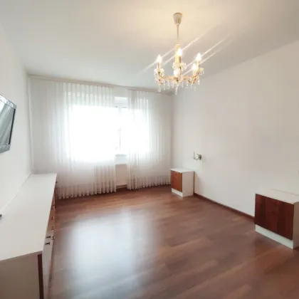 Heller Wohntraum mit schöner verbauter Loggia! - Bild 2