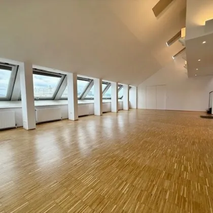 Dachgeschoßmaisonette: großzügiger Wohnraum, Terrasse mit Rundumblick, 2 Schlafzimmer - Bild 2