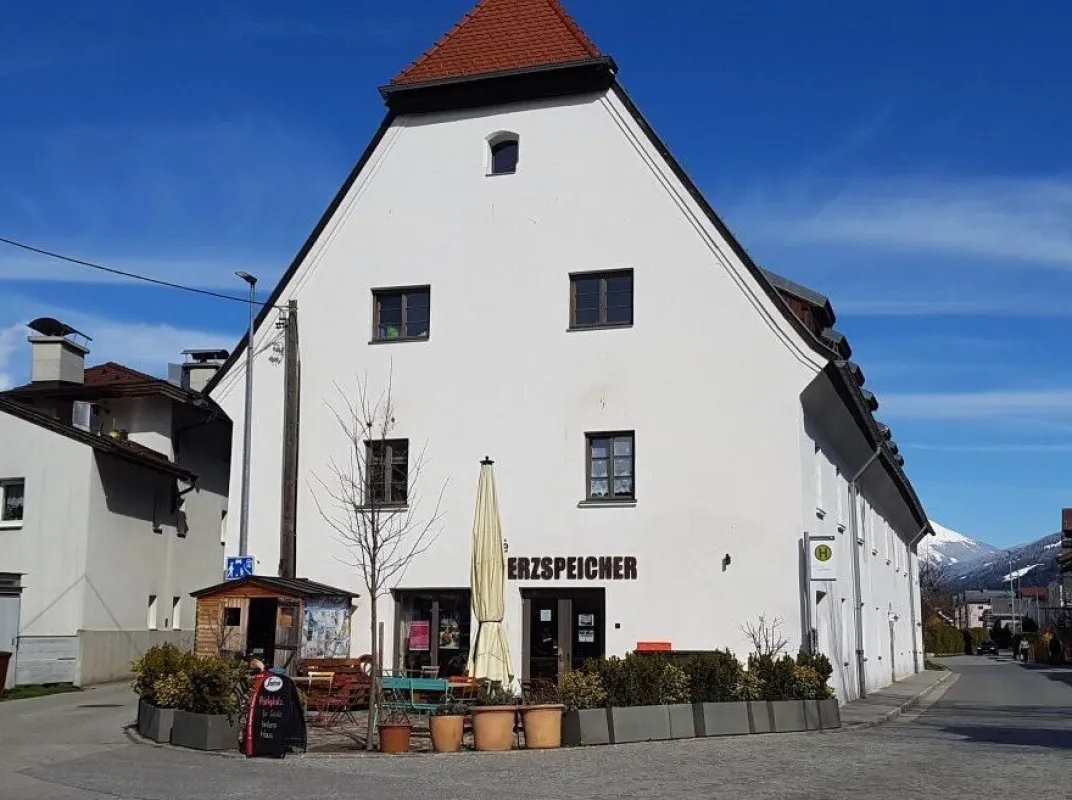 Anlegerpaket: Vier Wohnungen in historischem Gebäude - Bild 1