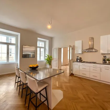 1090! Repräsentative 5-Zimmer Altbauwohnung in toller Lage nahe Votivkirche! GENERALSANIERT! - Bild 2