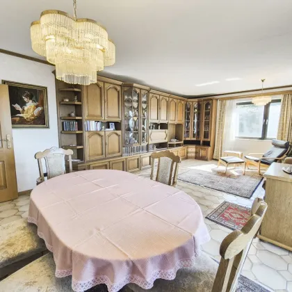 Mehr-Generationen-Wohnhaus mit Potenzial und über 2.000 m² Grund - Bild 2