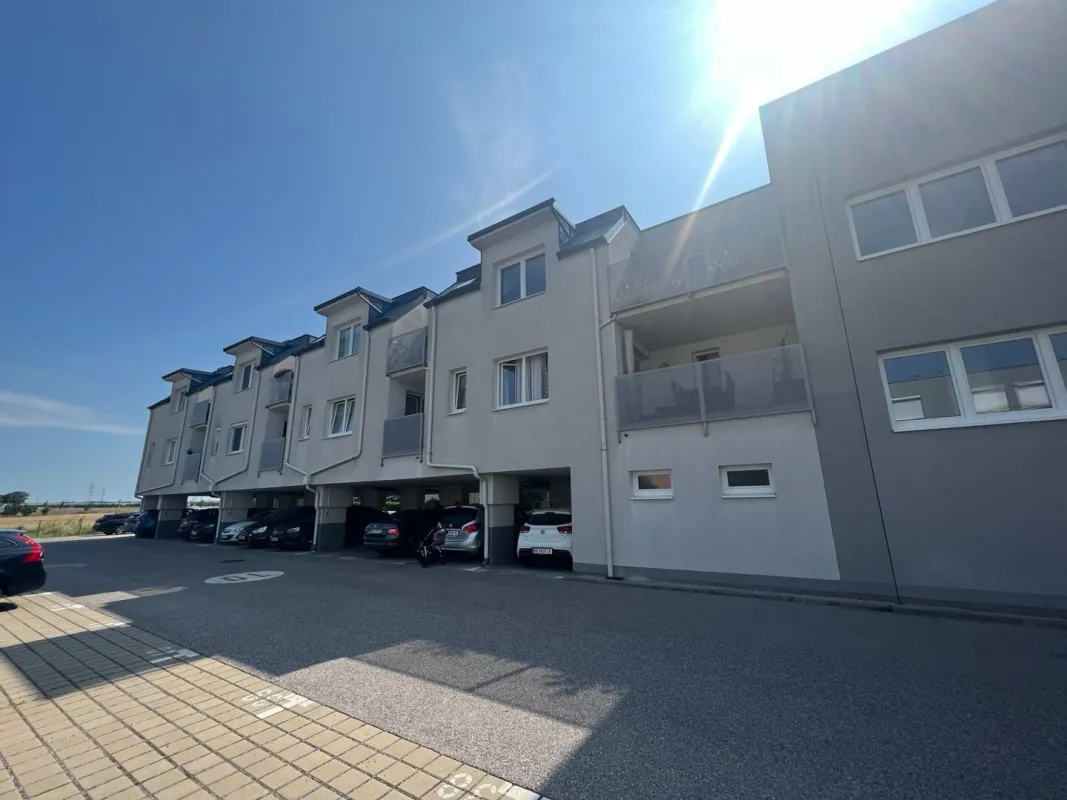 „WOHNEN WIE IM URLAUB“ Schöne 2-Zimmer-Wohnung mit Loggia - Bild 1