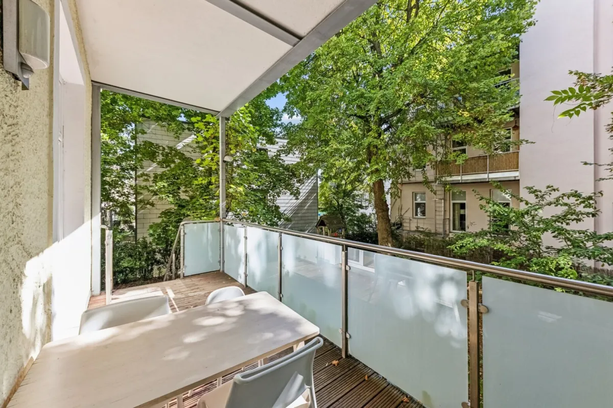 Seltenes Juwel - Familienwohnung mit zusätzlichem Atelier und ca. 300 m² Garten - Bild 1