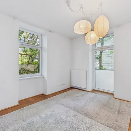 Seltenes Juwel - Familienwohnung mit zusätzlichem Atelier und ca. 300 m² Garten - Bild 3