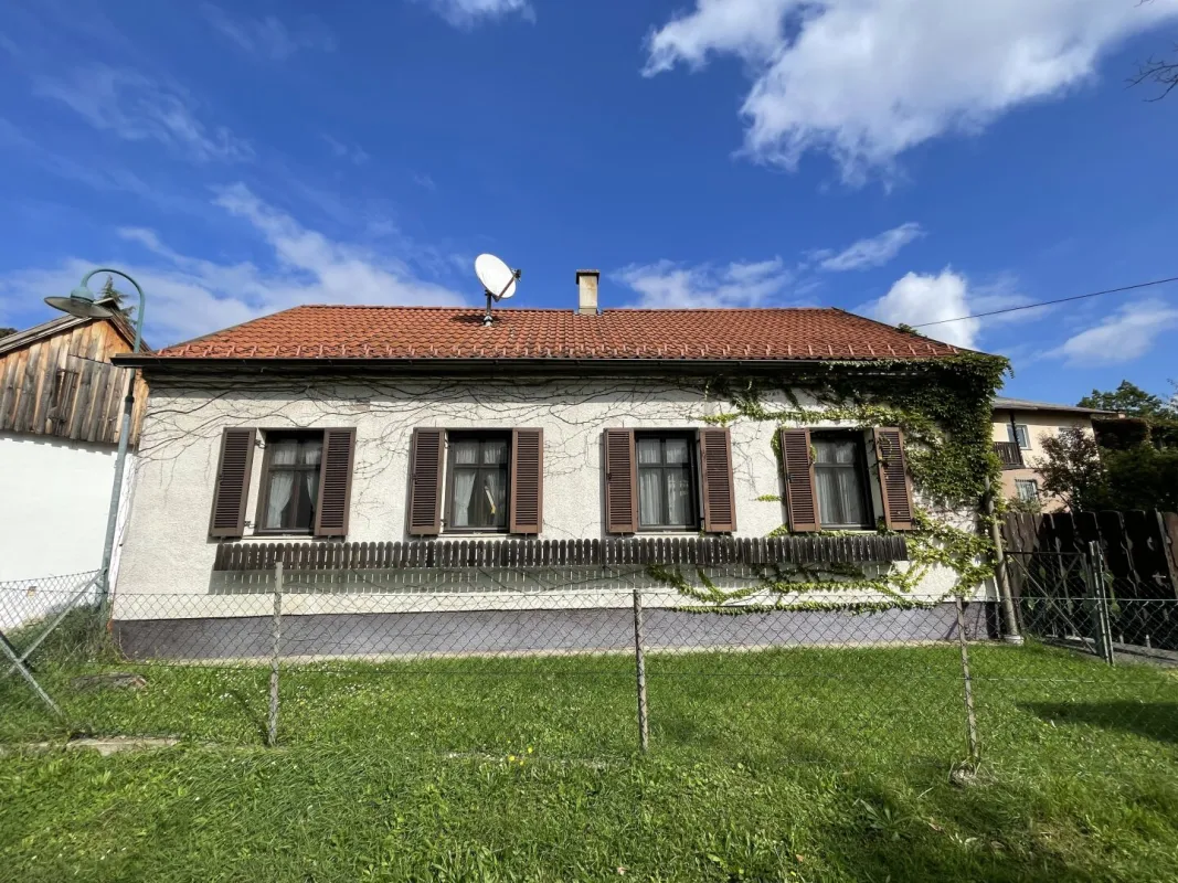 Kleines Landhaus mit Gewölbekeller in bester Ruhelage im Weinviertel - Bild 1