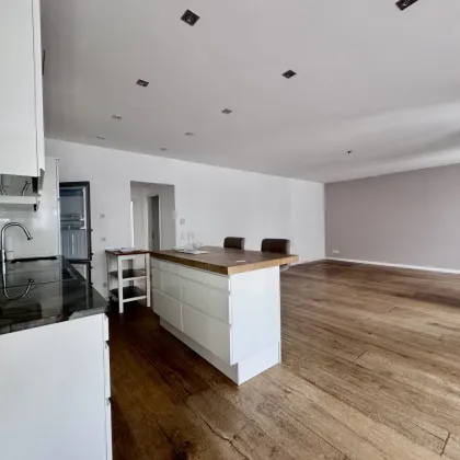 GROSSZÜGIGE ALTBAUWOHNUNG MIT BALKON IN DER NÄHE VON U3-STATION - Bild 3