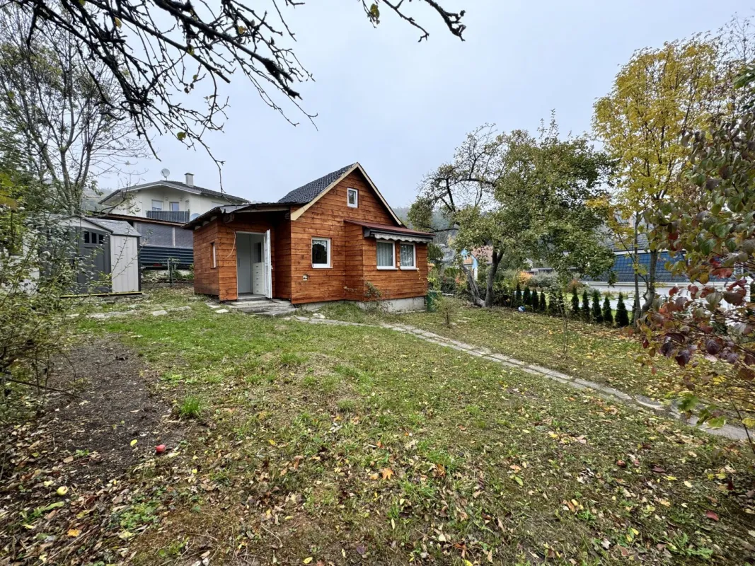 BAUGRUNDSTÜCK MIT SOMMERHAUS - Bild 1