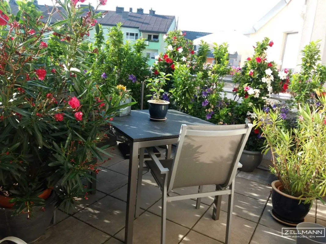 „Ein Ort zum Aufatmen – Lichtdurchflutete Dachterrassen-Maisonette mit Stil“ | ZELLMANN IMMOBILIEN - Bild 1