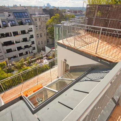 ERSTBEZUG | in 2005 ausgebautem DG | Terrasse auf Wohnebene und Dachterrasse mit Blick auf Gloriette | Klimaanlage - Bild 2