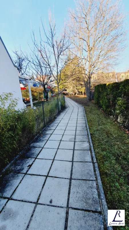 Wohnung über 3 Etagen mit 245m² Eigengarten! - Bild 1