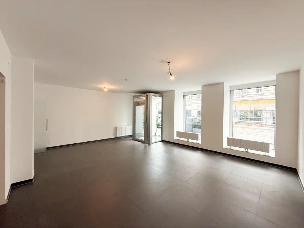 3-Zimmer Geschäftsfläche in 1090 Wien mit hoher Frequenz zu vermieten - Bild 1
