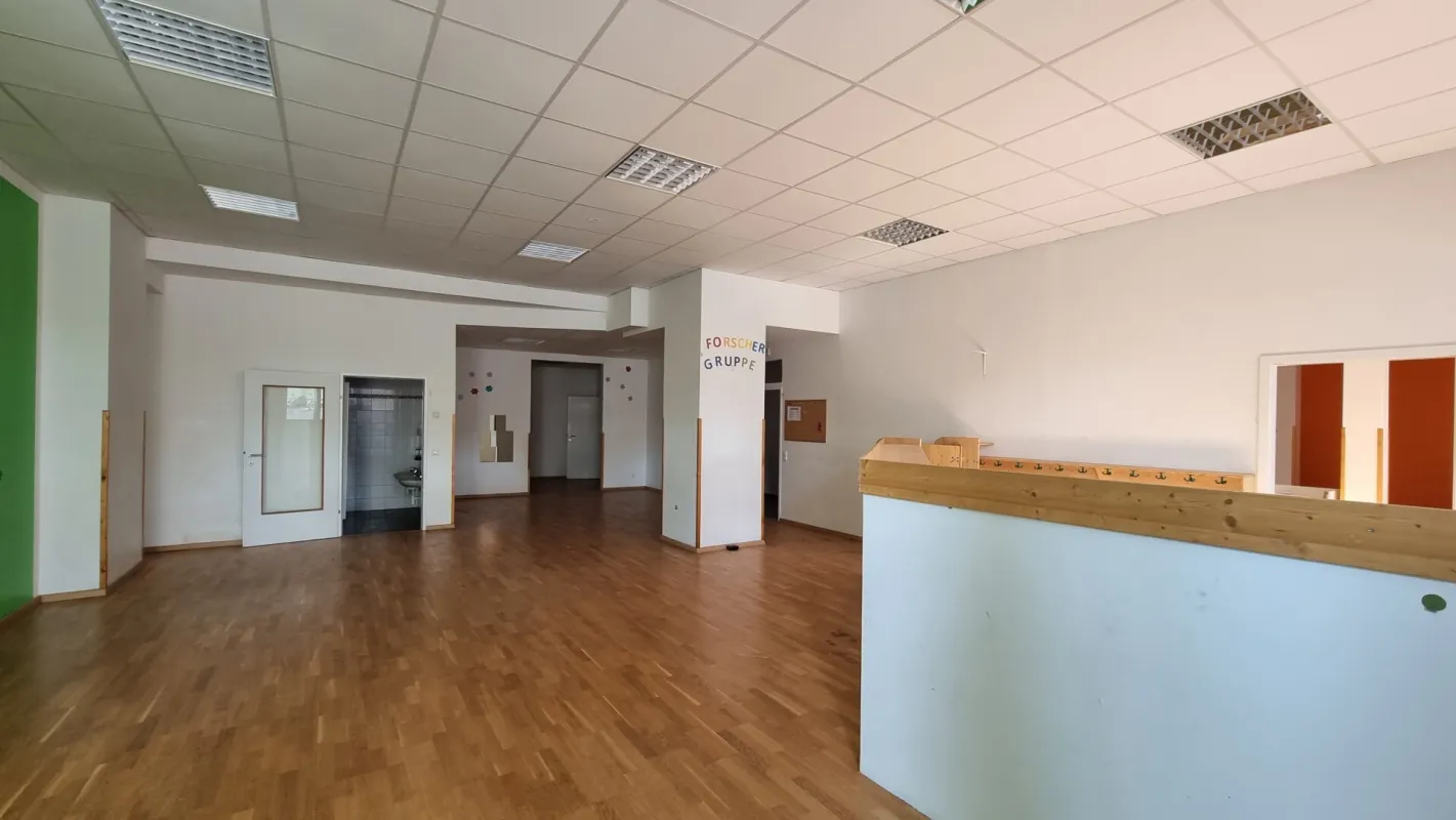 Großzügige, flexible Gewerbefläche – ideal für Büro, Praxis oder Studio - Bild 1