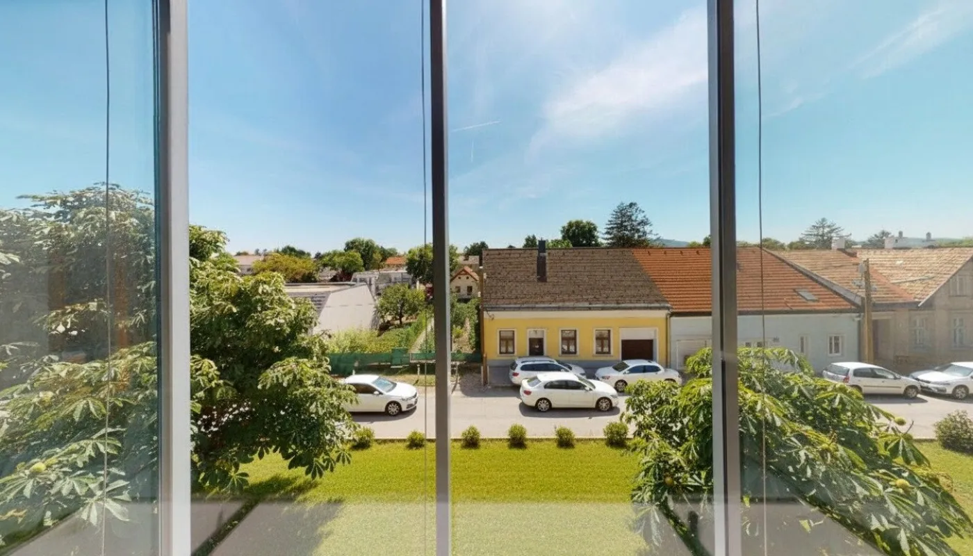 Charmante 3-Zimmer-Loggia-Wohnung nahe der De-la-Salle-Schule - Bild 1