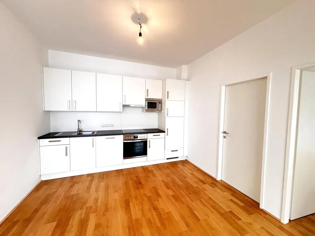 Wohnen im Zentrum – großzügig geschnittene 3-Zimmer-Wohnung Nähe Landstraße - Bild 1