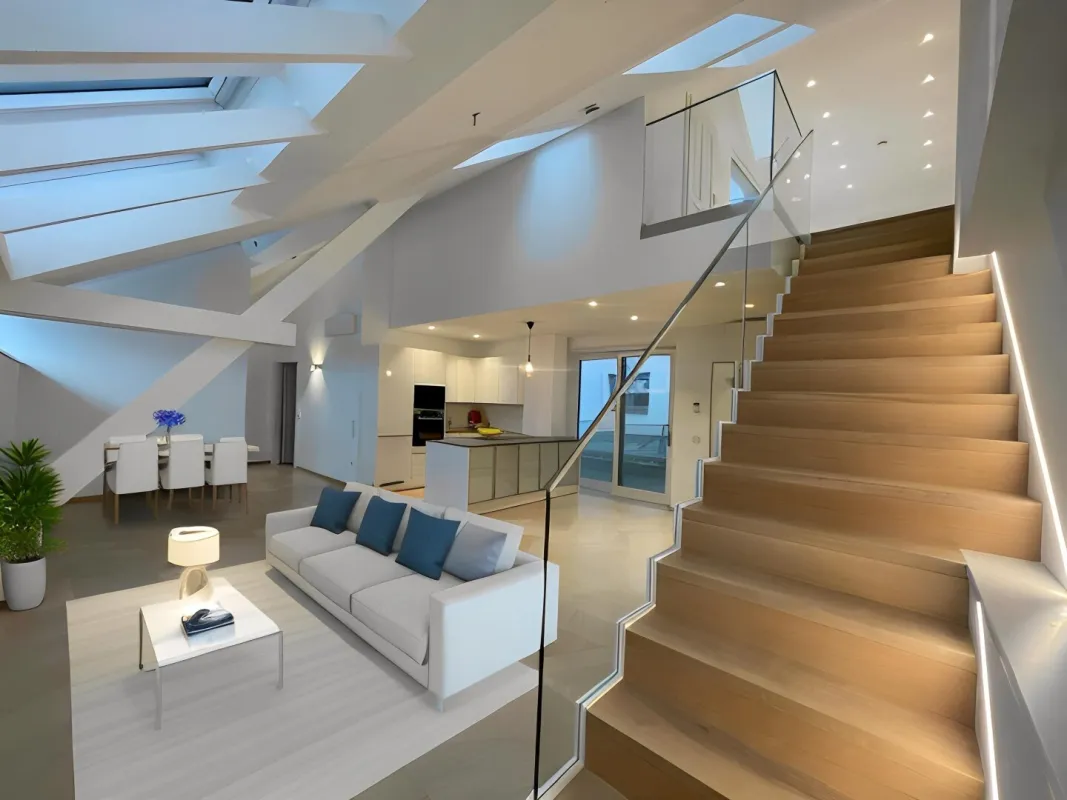 Ab Jänner 26! Exklusives 4-ZIMMER-DG MIT BALKON und Galerie in Bestlage! - Bild 1