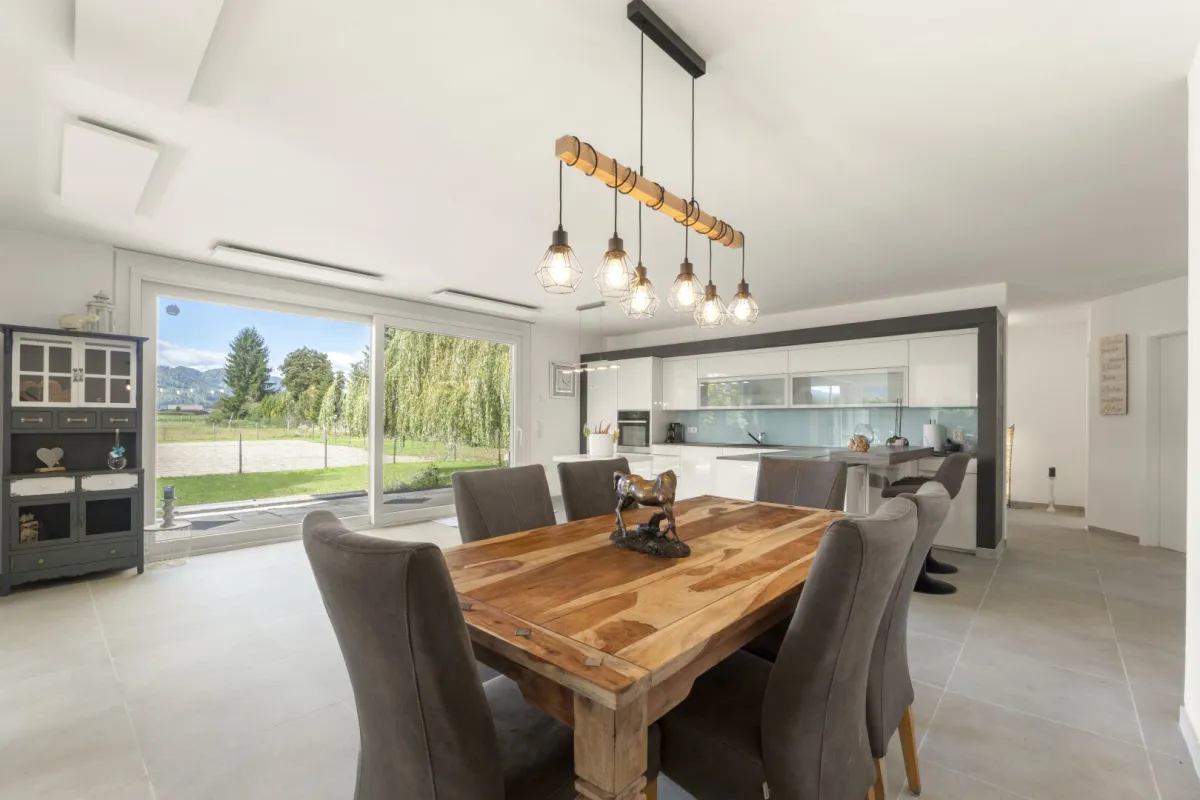 Fohnsdorf: Seltene Gelegenheit - modernes Einfamilienhaus mit Pferdehaltung & Praxisfläche - Bild 1