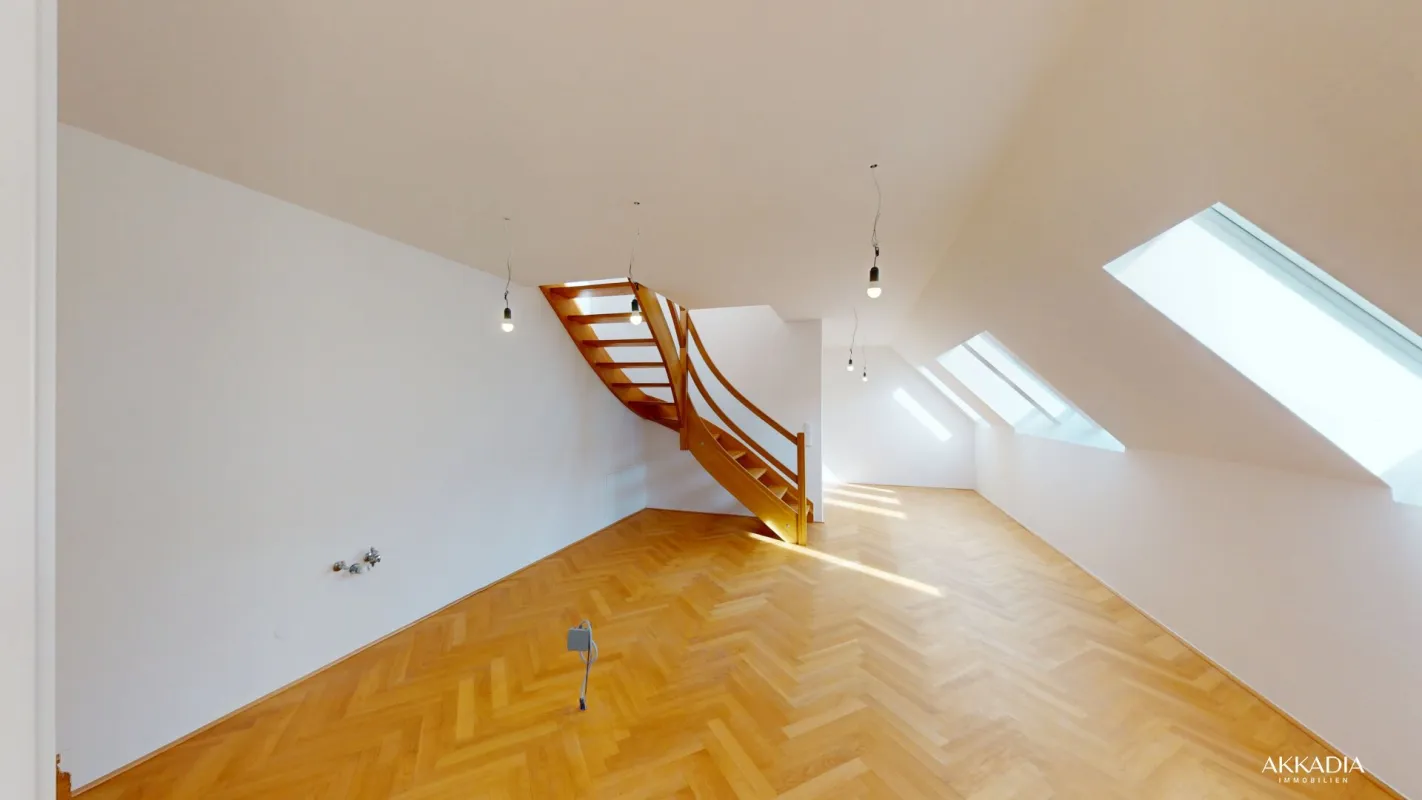 3-Zimmer-Dachwohnung mit urbanem Flair - Bild 1