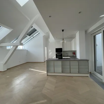 4 Zimmer-Maisonetten-Wohnung mit einer Terrasse und Studio - Bild 3