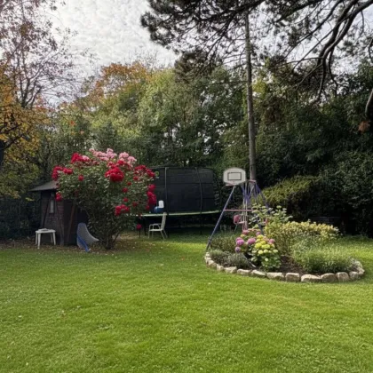 Endlich Zuhause: Wo Platz auf Lebensqualität trifft! - Haus mit 10 Zimmern, Garage und 5 Bädern - Bild 3