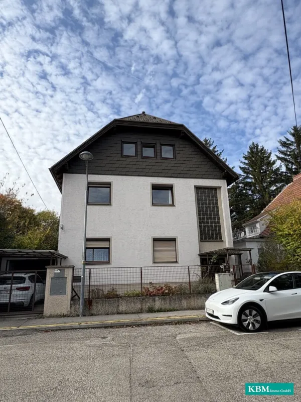 Endlich Zuhause: Wo Platz auf Lebensqualität trifft! - Haus mit 10 Zimmern, Garage und 5 Bädern - Bild 1