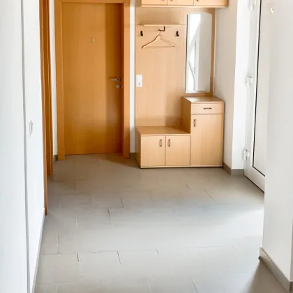 Großzügiges Wohnhaus mit Potenzial auf 860 m² Grundstück. - Bild 2