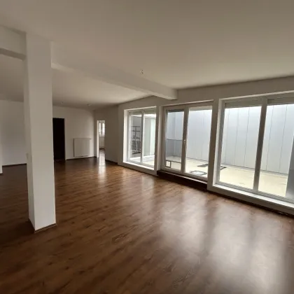 Traumhafte Dachgeschoßwohnung in Lenzing - 151 m² + 24m² Atrium, 4 Zimmer, Balkon & Garage! - Bild 3