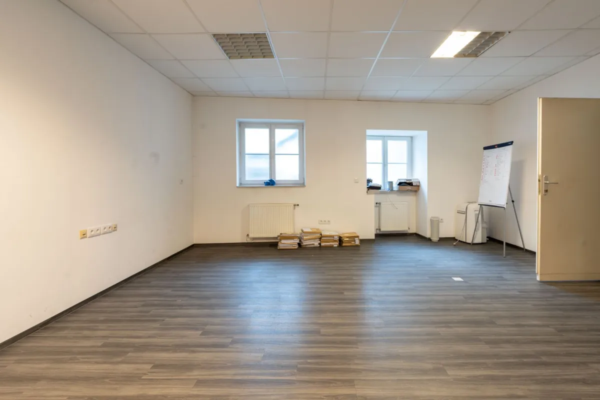 Büro- oder Geschäftslokal mit ca. 157 m² in Toplage von Ebelsberg – Nähe Schloss Ebelsberg - Bild 1
