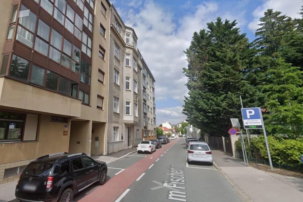 Tiefgaragenstellplatz im Stadtzentrum von Baden - Bild 1