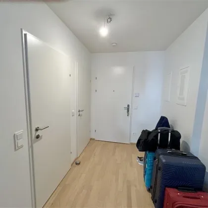 ab 01.12. verfügbar: 1-Zimmer Wohnung mit großer Freifläche! - Bild 3