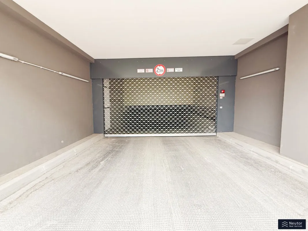 TIEFGARAGENSTELLPLATZ NÄHE U1 KAGRAN - DONAUZENTRUM UND STEFFL ARENA - Bild 1