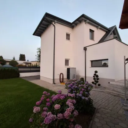 Großzügiges Einfamilienhaus mit 2 Wohneinheiten und Pool - Bild 3