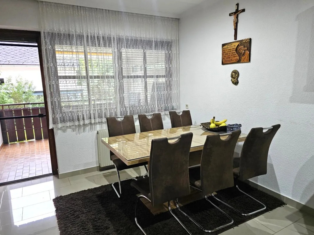 Andritz: Gepflegte 3 Zimmer-Küche Wohnung mit Balkon, Südterrasse und Parkplatz! - Bild 1