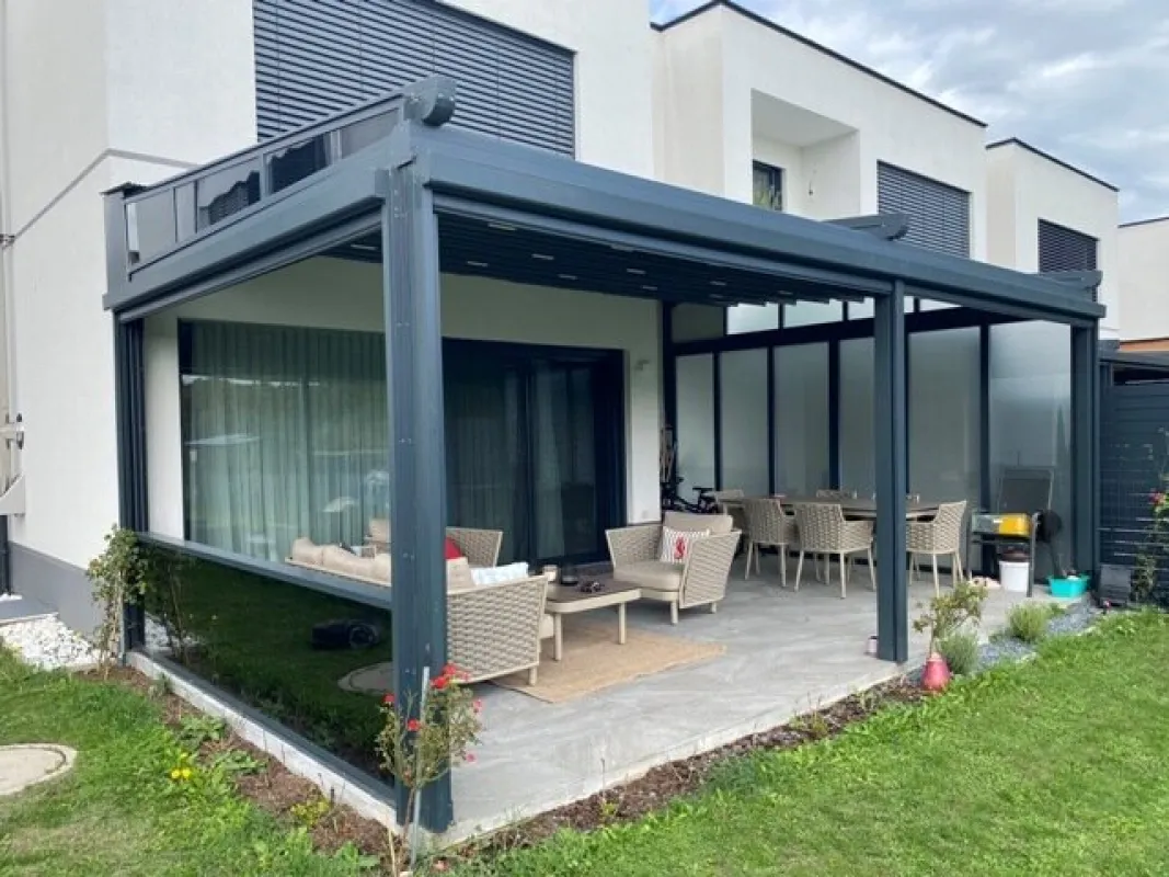 GREIFEN SIE NACH IHREM GLÜCK! Hochwertig ausgestattetes Luxusreihenhaus im Wienerwald! - Bild 1