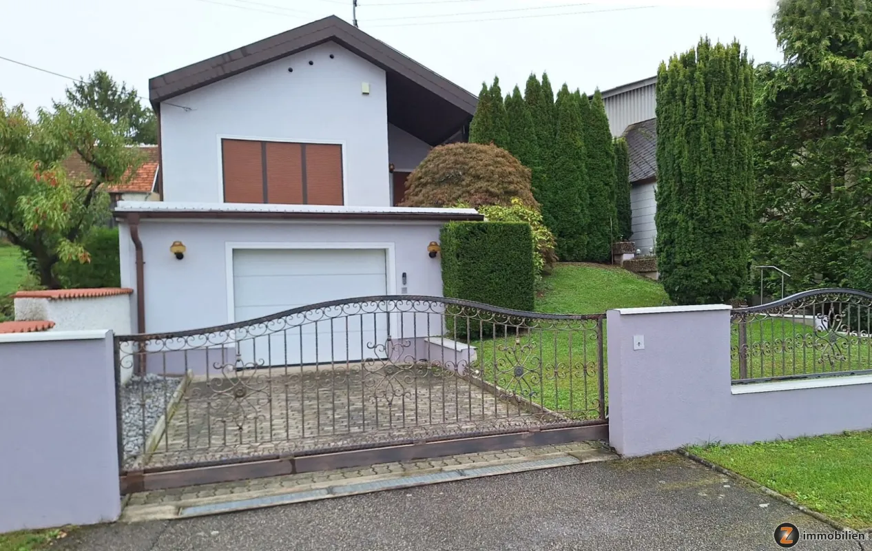 Großes Haus in Schandorf - Zweifamilienhaus möglich - Bild 1