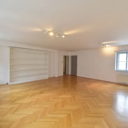 Kurrentgasse | Wunderschöner Altbaucharm im Herzen von Wien |  exklusiver Liftzugang direkt in die Wohnung - Bild 2