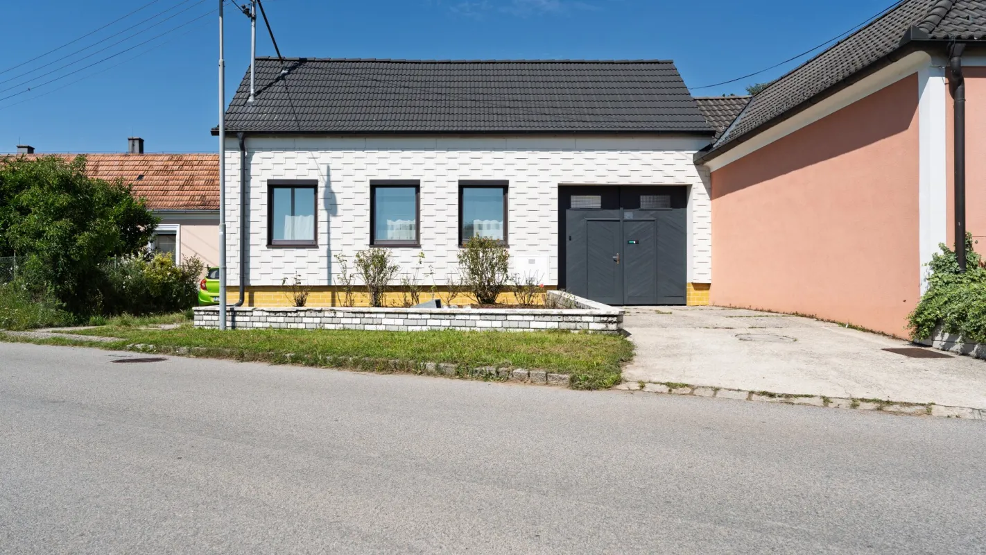 Neuer Preis! Renoviertes Haus in Loidesthal, großes Grundstück! - Bild 1