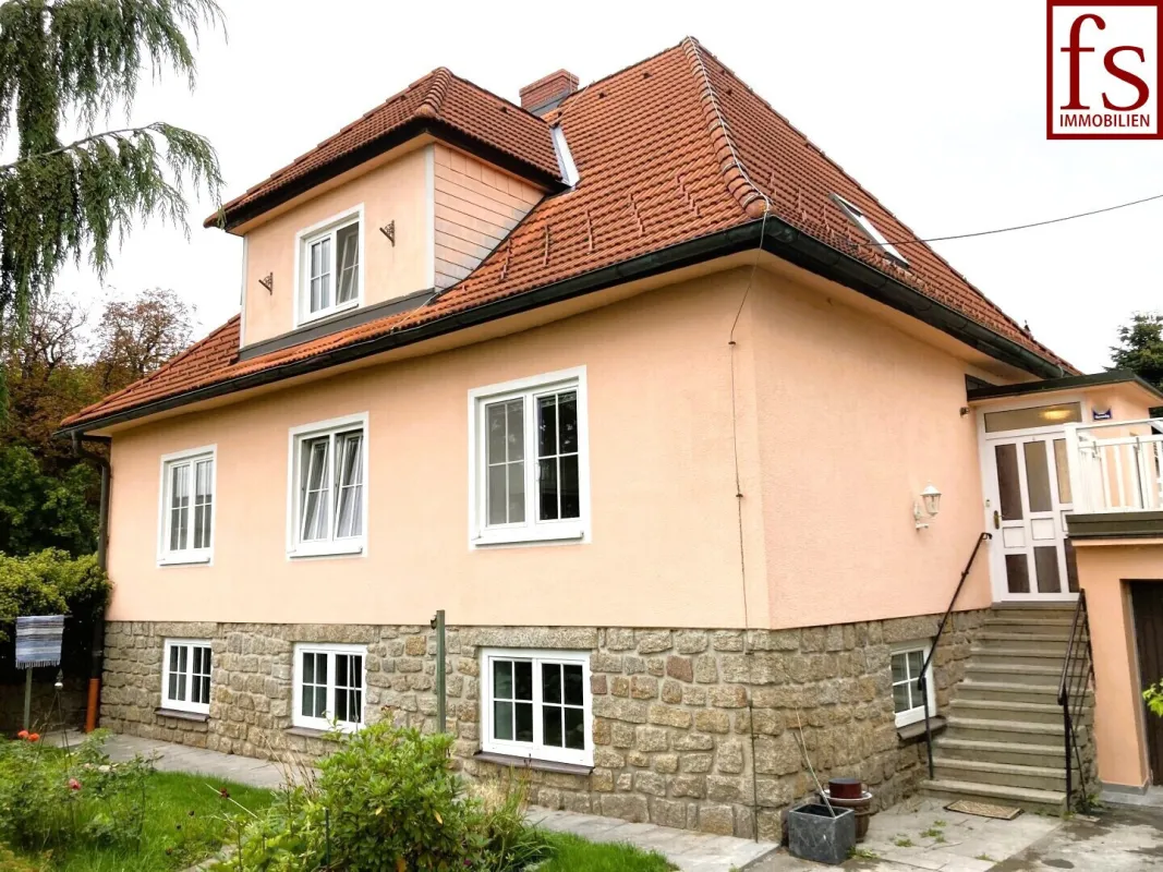 STILVOLLES WOHNHAUS  6 Zimmer  // 1 Garage  //  328 m² Grundstück - Bild 1