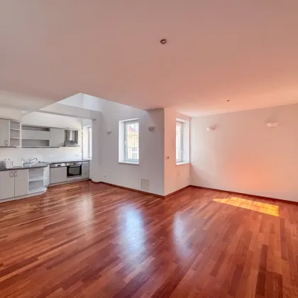 140 m2 große Drei-Zimmer Wohnung mit 40 m2 großer Dachterrasse! Neustiftgasse/ Sankt-Ulrich-Platz! - Bild 3