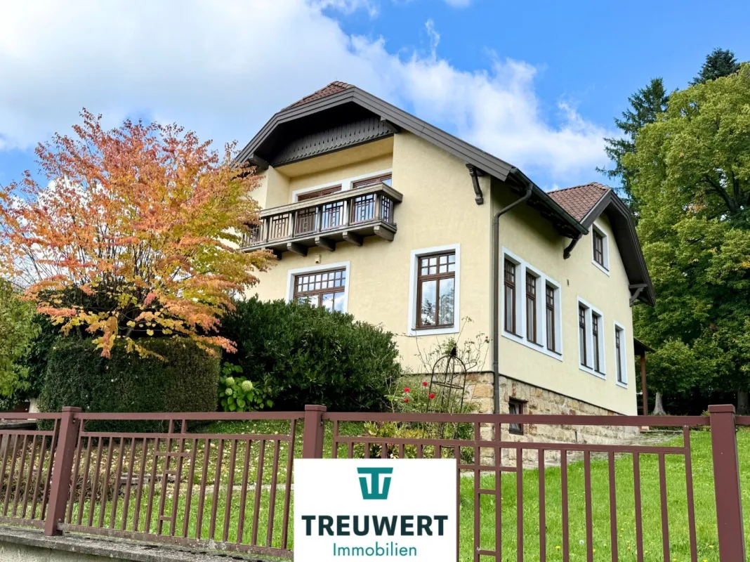 HISTORISCHE RARITÄT bei Wien: Stilvolle VILLA mit großem GARTEN und DOPPELGARAGE - Bild 1