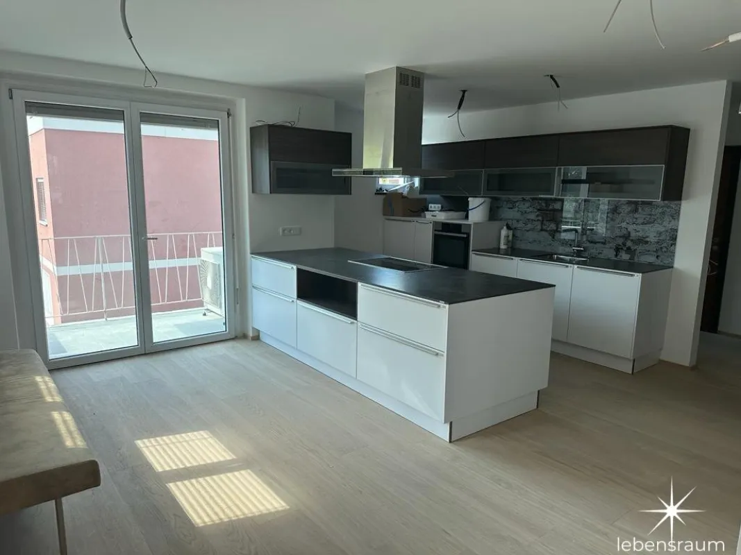 Schöne 3-Zimmer Wohnung. Auch als Büro nutzbar. Mieten mitten in Spittal/Drau. Balkon. - Bild 1