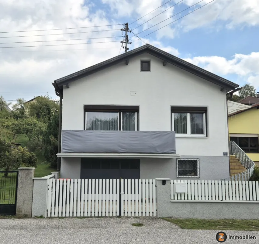 Modernisiertes Einfamilienhaus mit Wohlfühlcharakter! - Bild 1