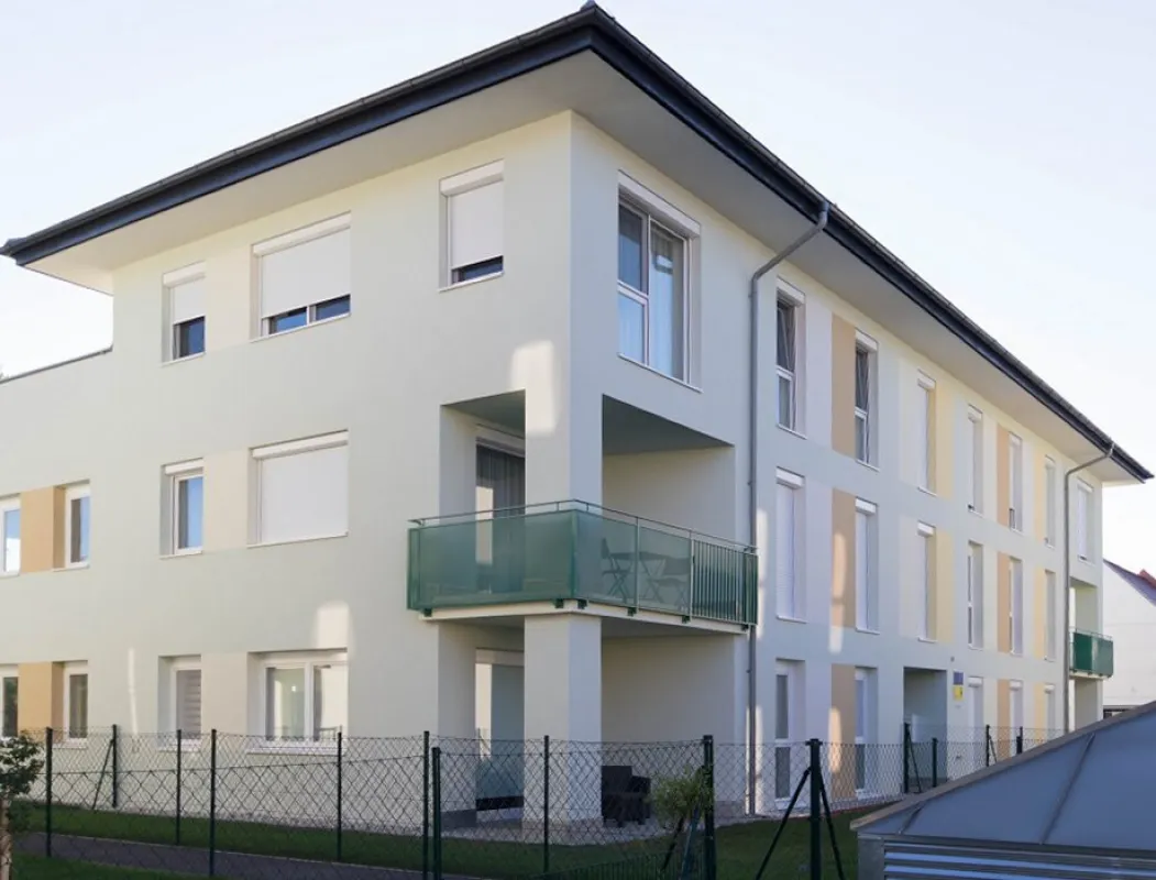 Hofseitig gelegene Wohnung mit schöner Loggia - Bild 1
