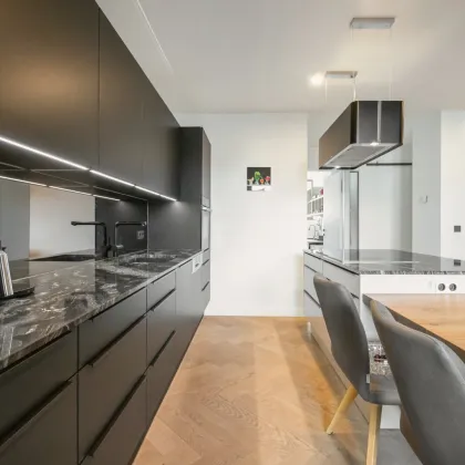 Altbau-Chic im Dachgeschoss | 3-Zimmer Balkonwohnung mit Klimaanlage und Fußbodenheizung - Bild 3