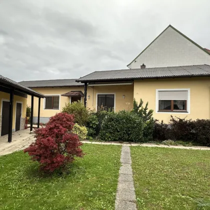 Einfamilienhaus mit Doppelgarage und Nebengebäude zu verkaufen - Bild 2