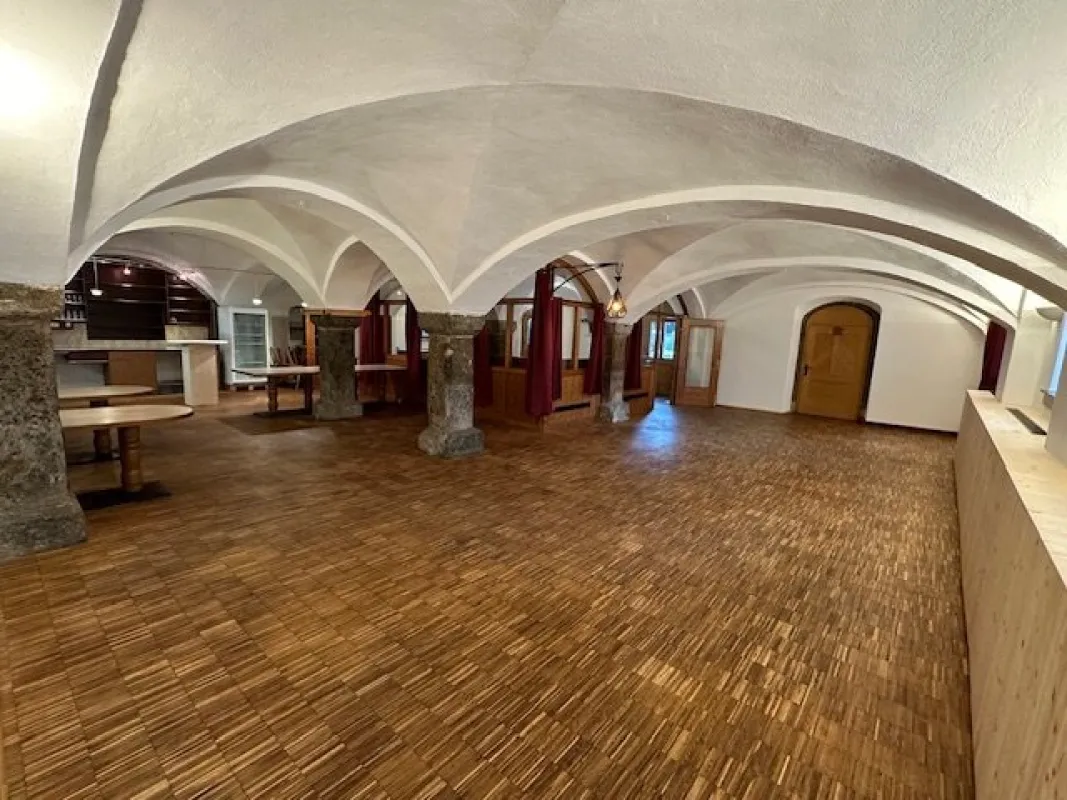 Geschäftslokal in Weer vielseitig verwendbar - Bild 1