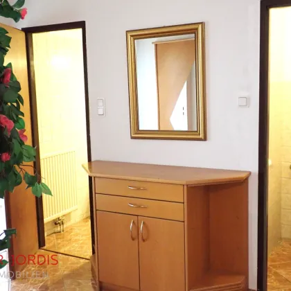 Familiengeeignete 3 Zimmerwohnung, mit gutem Grundschnitt, leichter Sanierungsbedarf, auch als Anlegerobjekt - Bild 3