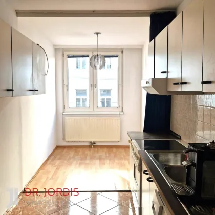 Familiengeeignete 3 Zimmerwohnung, mit gutem Grundschnitt, leichter Sanierungsbedarf, auch als Anlegerobjekt - Bild 2